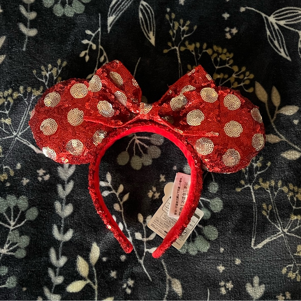 NWT. Red Polka Dot Disney Parks Minnie Mouse Ears.